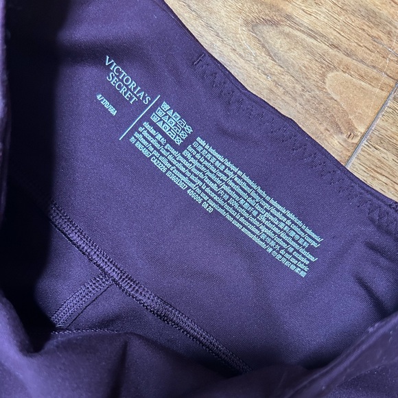Victoria’s Secret Leggings *WITH POCKETS* - Picture 2 of 4